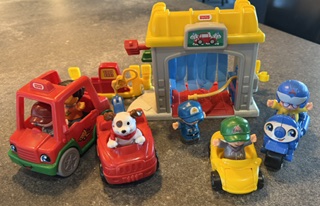 Fisher-Price Little People Discovering Vehicle’s at the Garage Car Wash